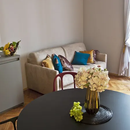 Urban Homy Apartment *