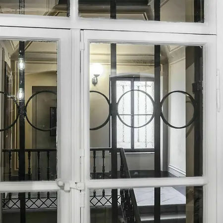 Urban Homy Apartment *
