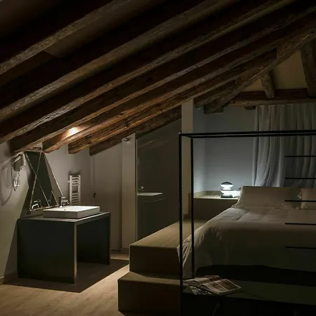 Urban Homy Apartment *