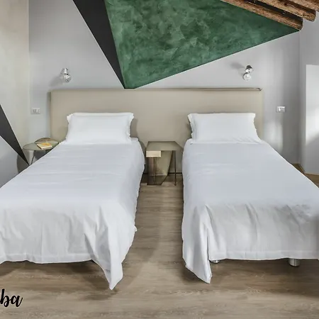 Urban Homy Apartment
